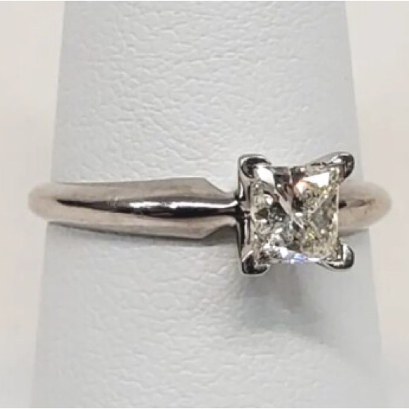 14K White Gold 3/4ctw DIAMOND Ring - Picture 1 of 4